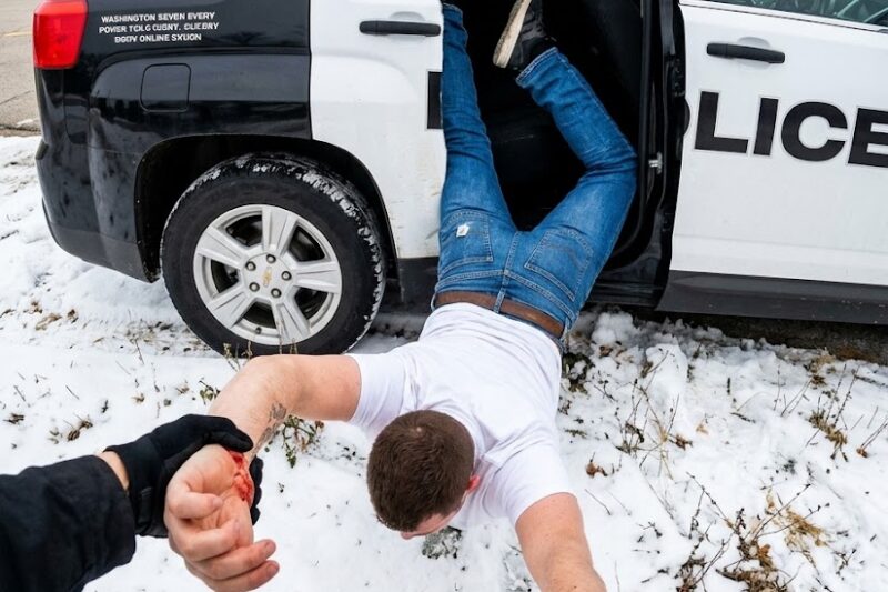 Quando rubare un’auto della polizia va male