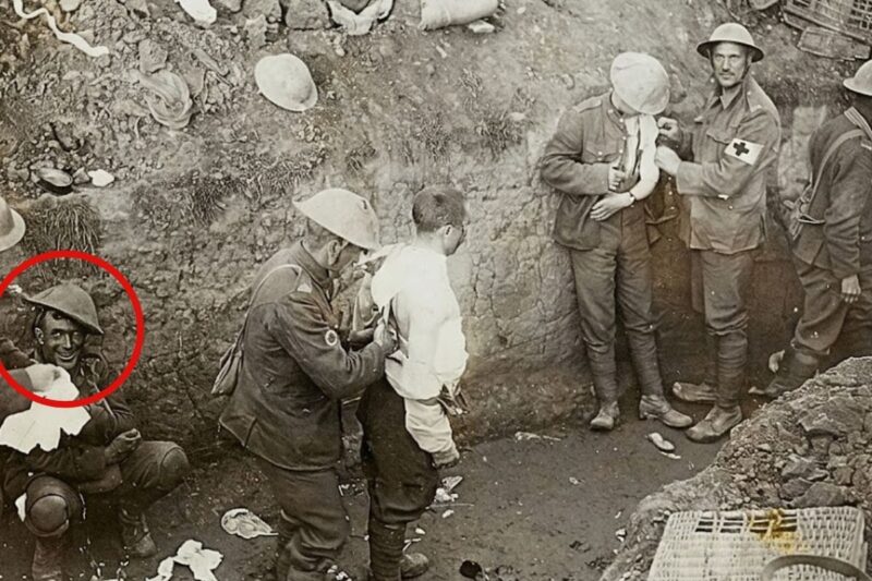 Era solo una foto di una trincea, ma ingrandendola, gli esperti sono rimasti scioccati