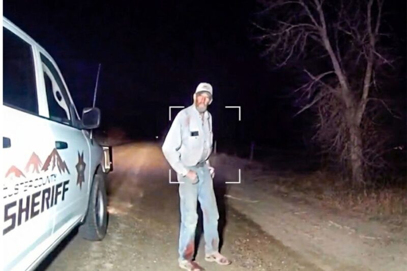 Un poliziotto si imbatte in un misterioso assassino che getta parti del corpo in un fiume.