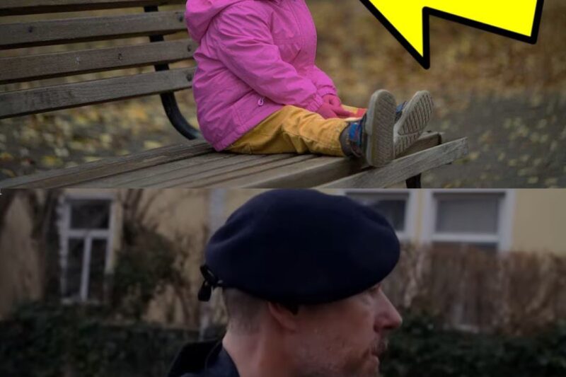 La police retrouve une fillette seule dans une aire de jeux. Elle déclare : « Maman viendra me chercher plus tard. »