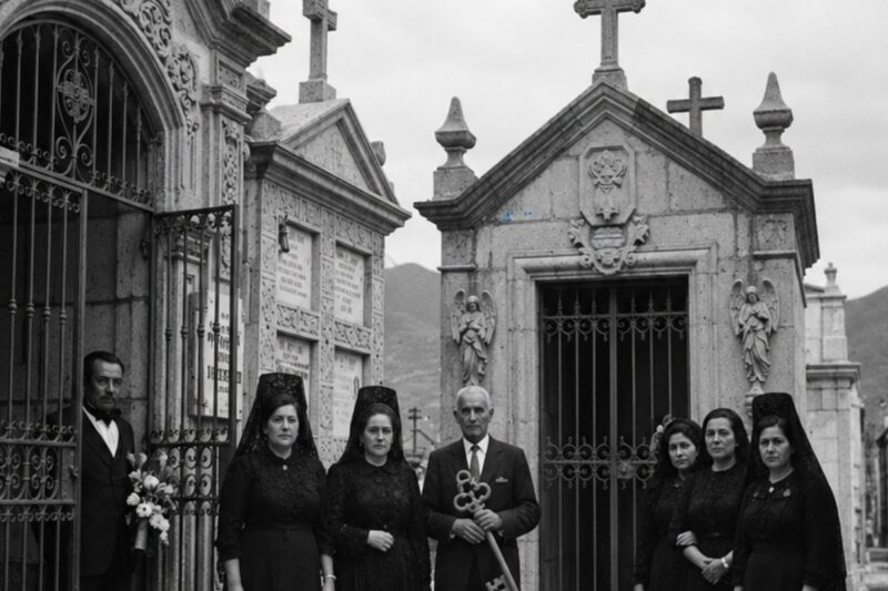 (1961) La macabra storia della famiglia Ávila: una cripta di famiglia che nessuno può aprire due volte